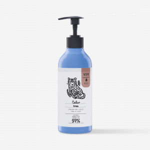 Shower gel with cedar scent