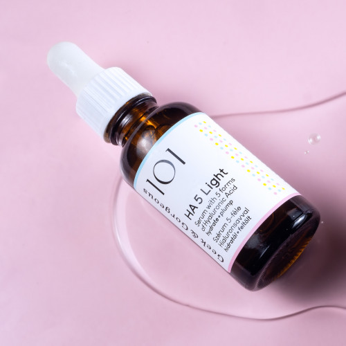 Serum with 5 types of hyaluronic acid for combination and oily skin