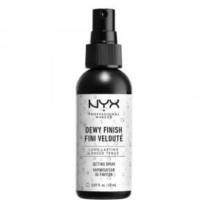 Makeup setting spray for face with a wet skin effect