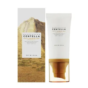 Ultralekki krem przeciwsłoneczny SKIN1004 - Madagascar Centella Air-Fit SPF30, 50 ml